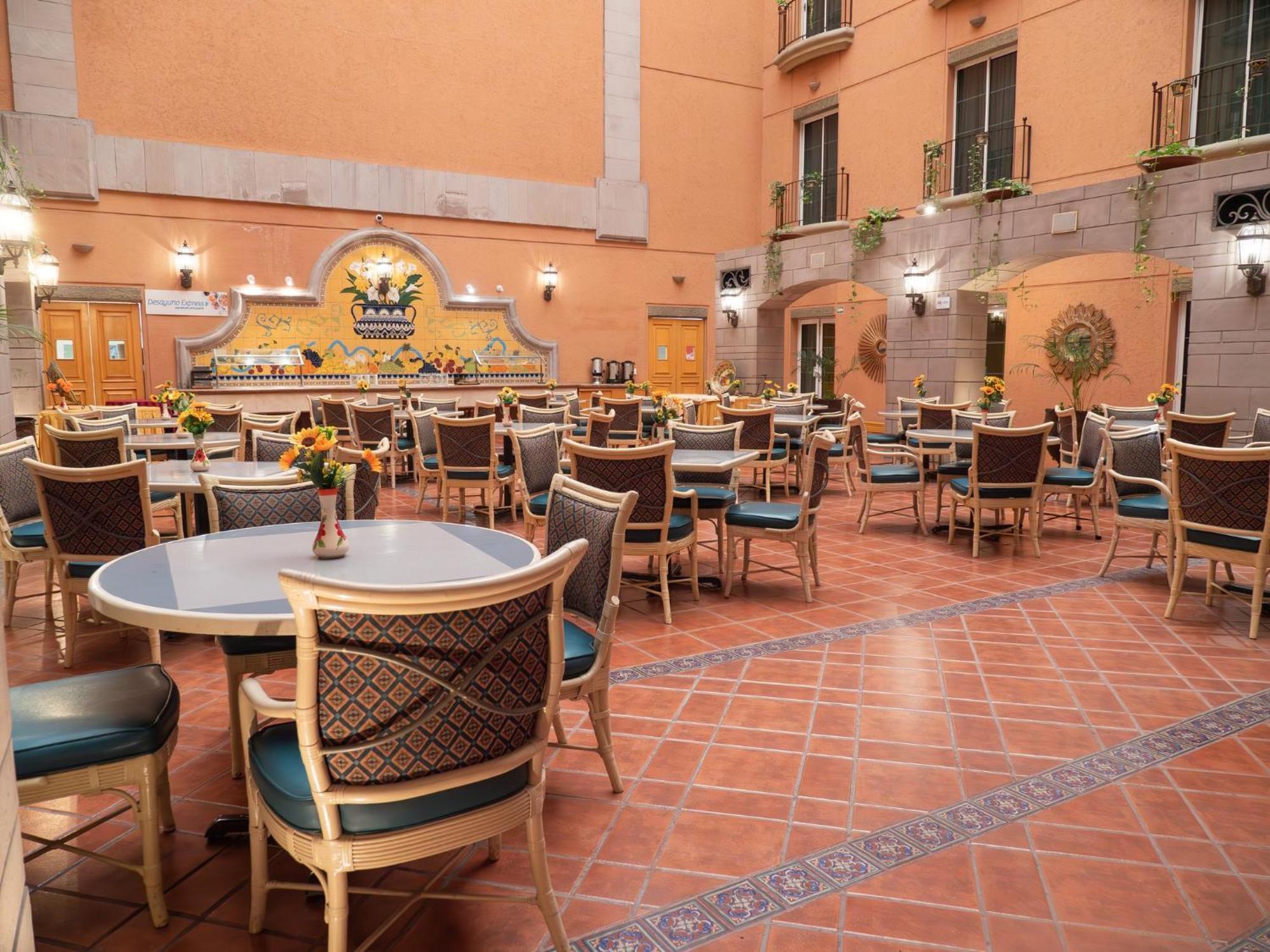 Holiday Inn Express Silao-Aeropuerto Bajio By Ihg Eksteriør billede